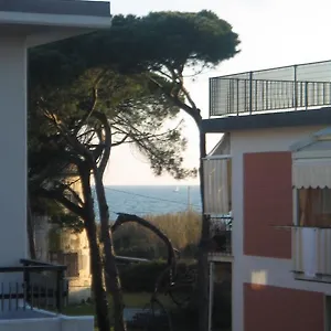 villa-manuela-apartment.hotelitalianriviera.com/